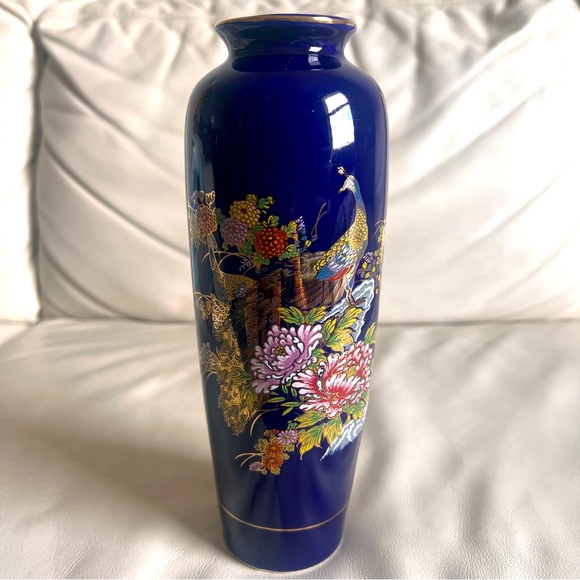 Vintage Japanese Porcelain Cobalt Blue Peacock Vase w/ Gold Trim - Picture 1 of 7